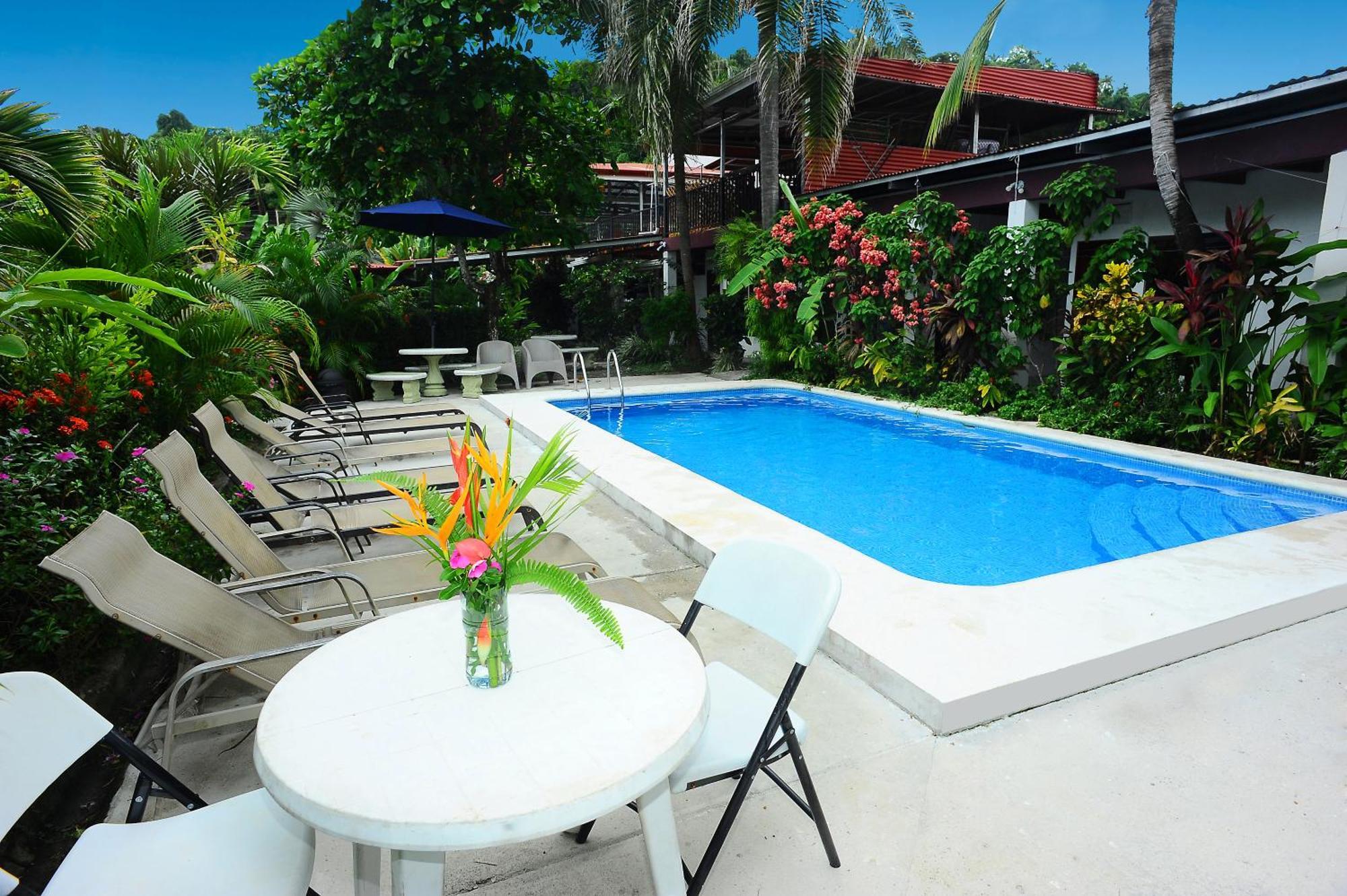 Private Fully Furnished Home At Wide Mouth Frog Hostel Quepos Exterior foto